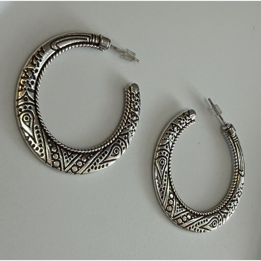 Vtg Silver Tone Crescent Hoop Earrings Ornate Tribal Boho Southwestern Textured